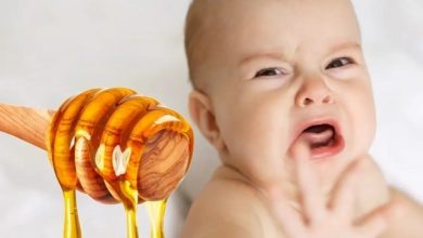 Honey and Babies: Expert Warns on Potential Risks and Safety