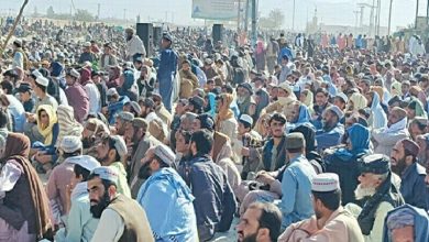 Pakistani Security Personnel Retreat as Chaman Sit-In Against Passport Requirement Persists