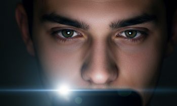 New Study: Using Mobile Phones and Excessive Light at Night Can Harm Your Heart