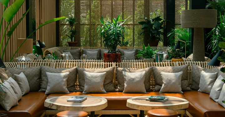 Eugène Eugène, Dubai Stopover Travel Guide 2025: Shopping, Skiing & Sky-High Luxury 