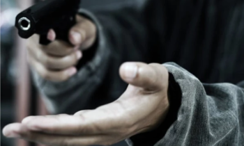 Robbers Walk Free with Rs 8 Million in Heart of Karachi